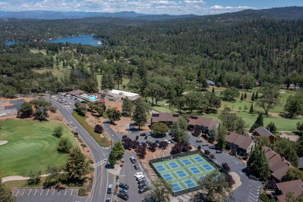 New Luxury Lake House In Pine Mountain Lake Close To Yosemite! Perfect For All Seasons! Great For Retreats, Getaways, Celebrations, And More! Groveland Eksteriør bilde