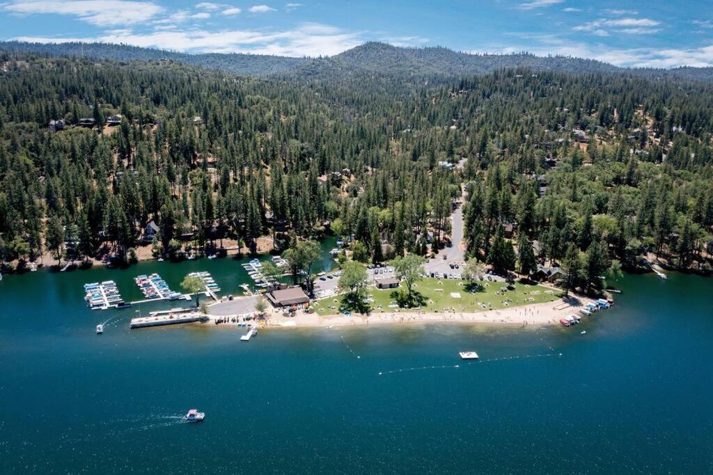 New Luxury Lake House In Pine Mountain Lake Close To Yosemite! Perfect For All Seasons! Great For Retreats, Getaways, Celebrations, And More! Groveland Eksteriør bilde