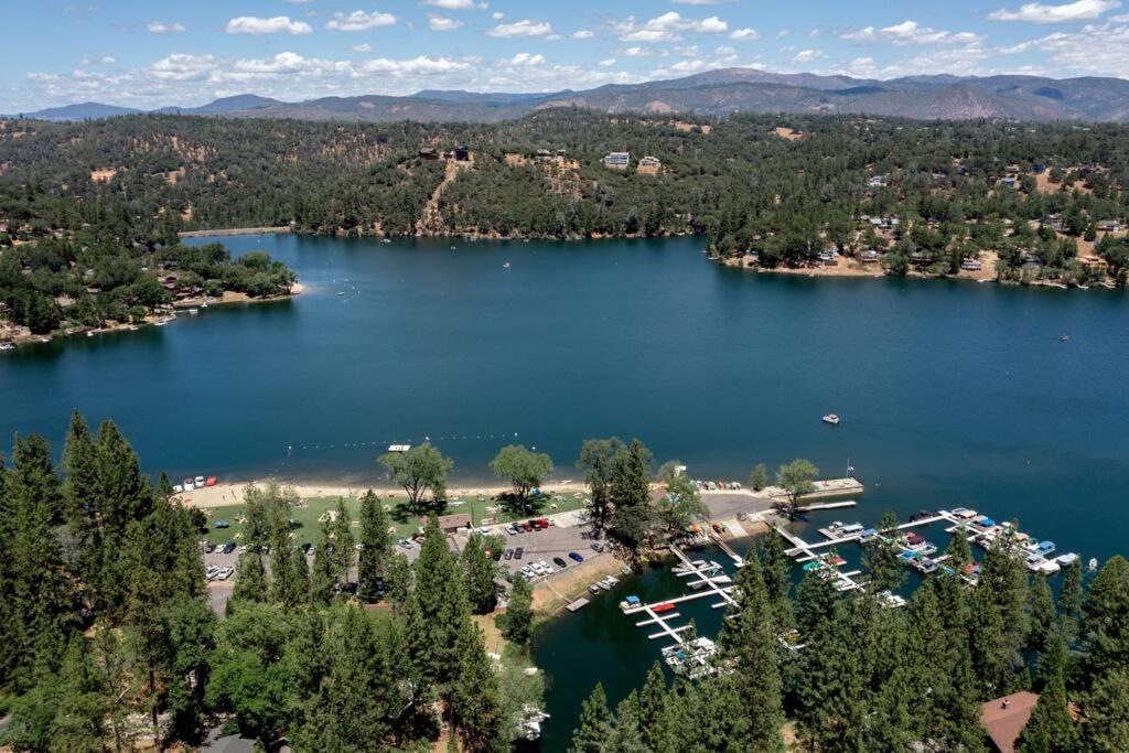 New Luxury Lake House In Pine Mountain Lake Close To Yosemite! Perfect For All Seasons! Great For Retreats, Getaways, Celebrations, And More! Groveland Eksteriør bilde