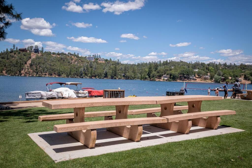 New Luxury Lake House In Pine Mountain Lake Close To Yosemite! Perfect For All Seasons! Great For Retreats, Getaways, Celebrations, And More! Groveland Eksteriør bilde