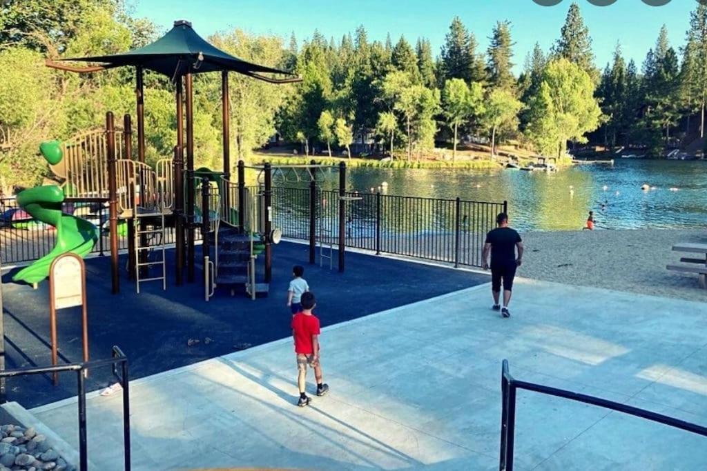 New Luxury Lake House In Pine Mountain Lake Close To Yosemite! Perfect For All Seasons! Great For Retreats, Getaways, Celebrations, And More! Groveland Eksteriør bilde