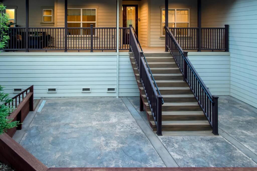 New Luxury Lake House In Pine Mountain Lake Close To Yosemite! Perfect For All Seasons! Great For Retreats, Getaways, Celebrations, And More! Groveland Eksteriør bilde