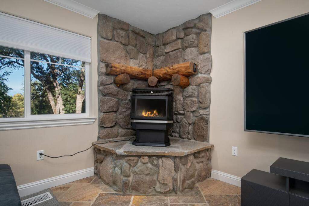 New Luxury Lake House In Pine Mountain Lake Close To Yosemite! Perfect For All Seasons! Great For Retreats, Getaways, Celebrations, And More! Groveland Eksteriør bilde