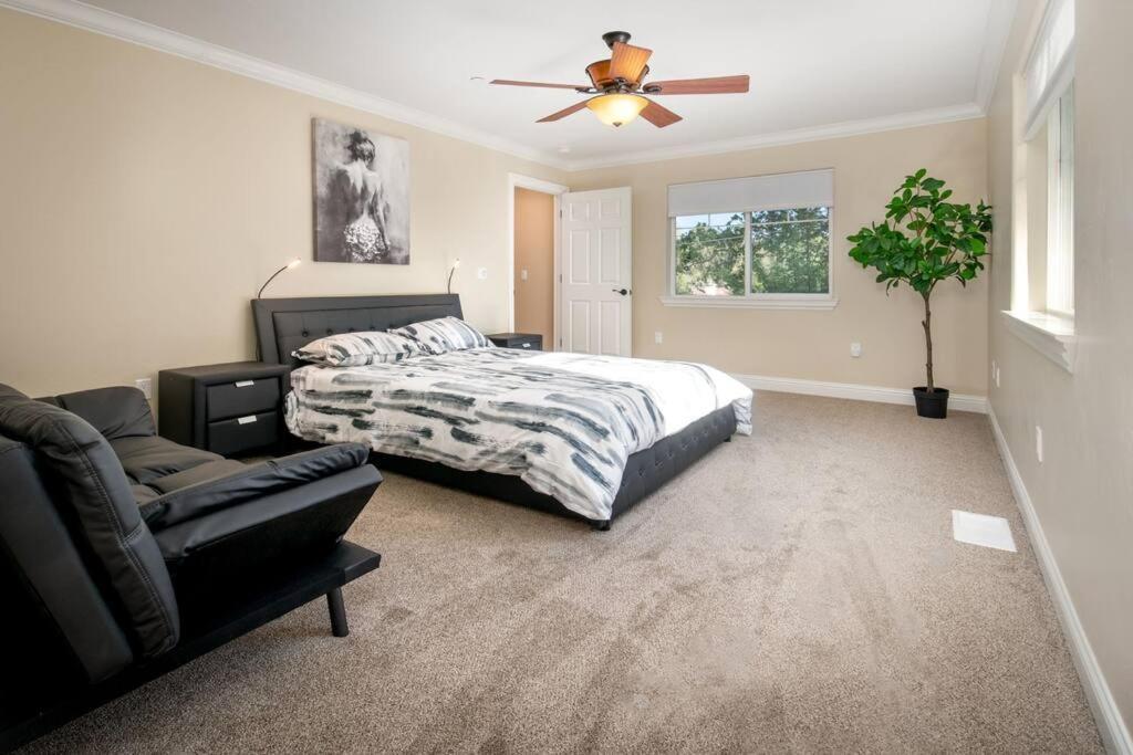 New Luxury Lake House In Pine Mountain Lake Close To Yosemite! Perfect For All Seasons! Great For Retreats, Getaways, Celebrations, And More! Groveland Eksteriør bilde