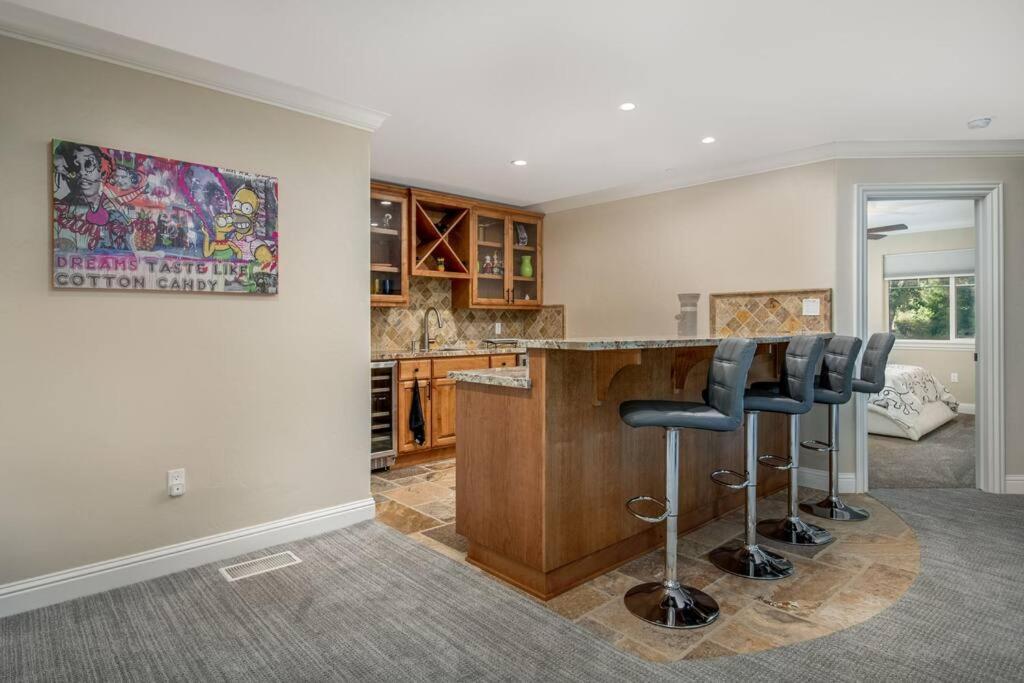 New Luxury Lake House In Pine Mountain Lake Close To Yosemite! Perfect For All Seasons! Great For Retreats, Getaways, Celebrations, And More! Groveland Eksteriør bilde