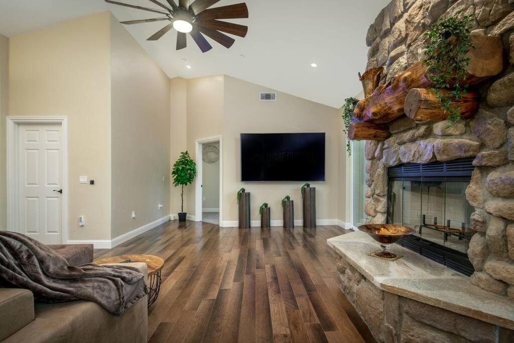 New Luxury Lake House In Pine Mountain Lake Close To Yosemite! Perfect For All Seasons! Great For Retreats, Getaways, Celebrations, And More! Groveland Eksteriør bilde