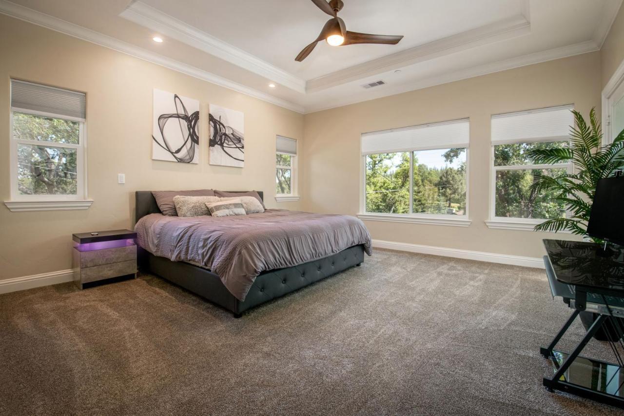 New Luxury Lake House In Pine Mountain Lake Close To Yosemite! Perfect For All Seasons! Great For Retreats, Getaways, Celebrations, And More! Groveland Eksteriør bilde